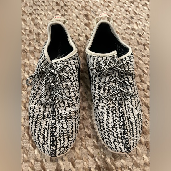 Adidas Yeezy Boost Sneakers - Picture 14 of 14